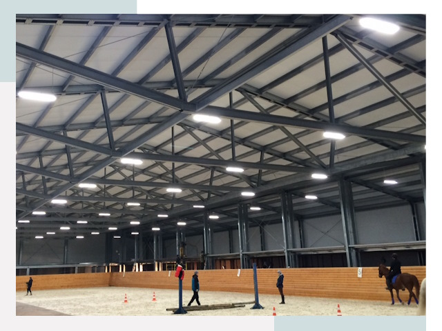 Строительство конных манежей от 612 руб в Москва